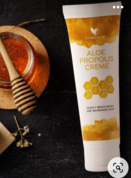 Aloe Propolis cream głęboko nawilża skóre